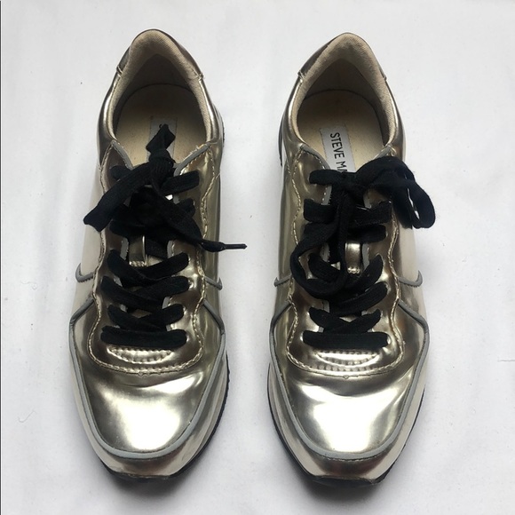 Metallic gold sneakers - Picture 3 of 5